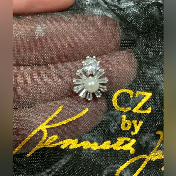NIB KENNETH JAY LANE CZ earrings.A stud w/baguette CZs & a “pearl” in the center - Picture 6 of 6